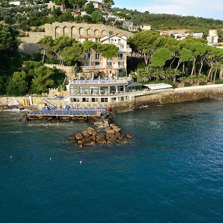 Hotel Arc En Ciel Diano Marina Bagian luar foto