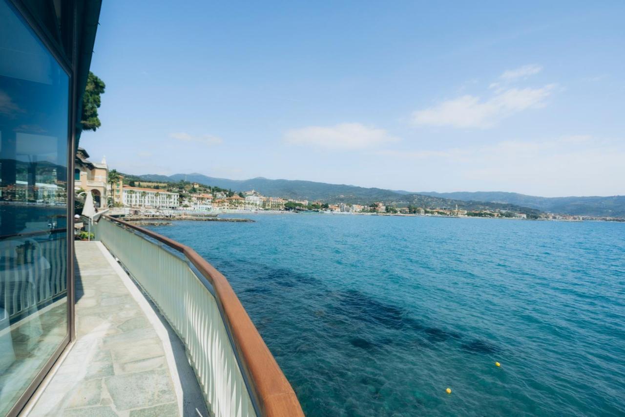 Hotel Arc En Ciel Diano Marina Bagian luar foto