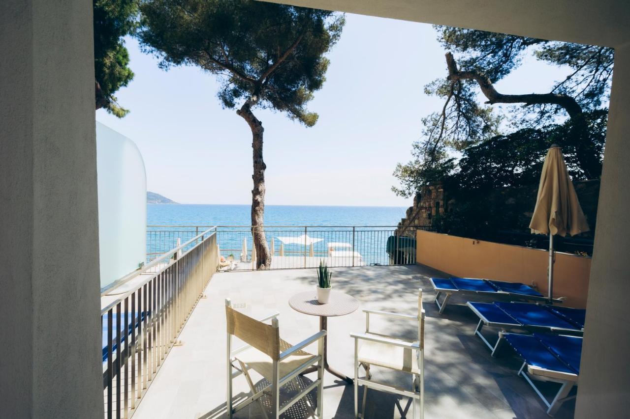 Hotel Arc En Ciel Diano Marina Bagian luar foto