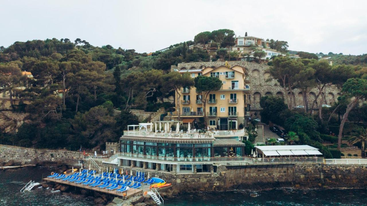 Hotel Arc En Ciel Diano Marina Bagian luar foto