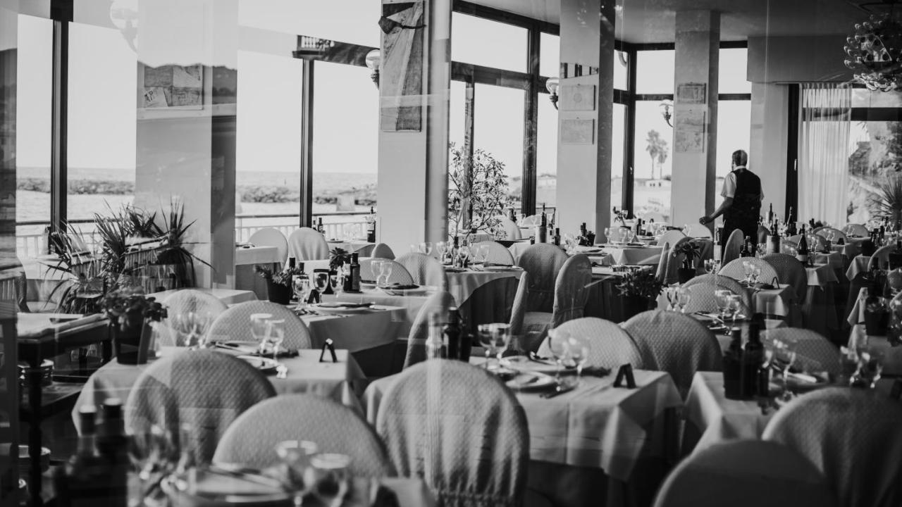 Hotel Arc En Ciel Diano Marina Bagian luar foto